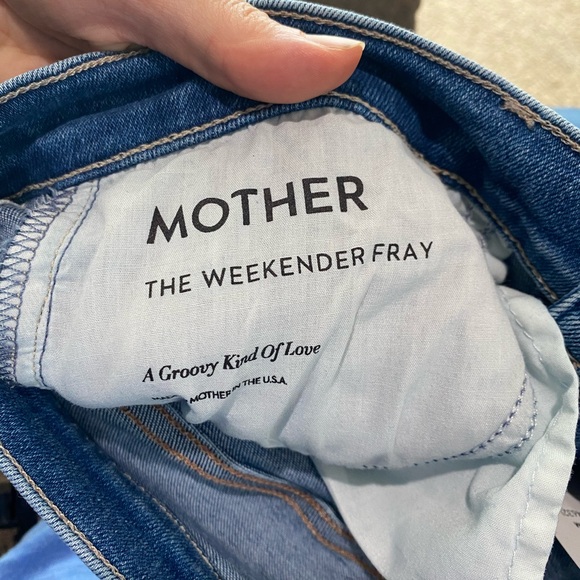 Mother The Weekender Fray Jeans In Groovy Kind of Love Size 30 Flare Medium Wash - Picture 11 of 13